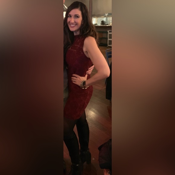 Hollister Lace Dress Size 1 xs 2 Burgundy Mini High Neck Sheath 0 Maroon Fall - Picture 2 of 12